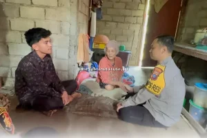 Kapolres Solok Selatan Salurkan Bansos Langsung ke Rumah Lansia Awal Ramadan 1447 H